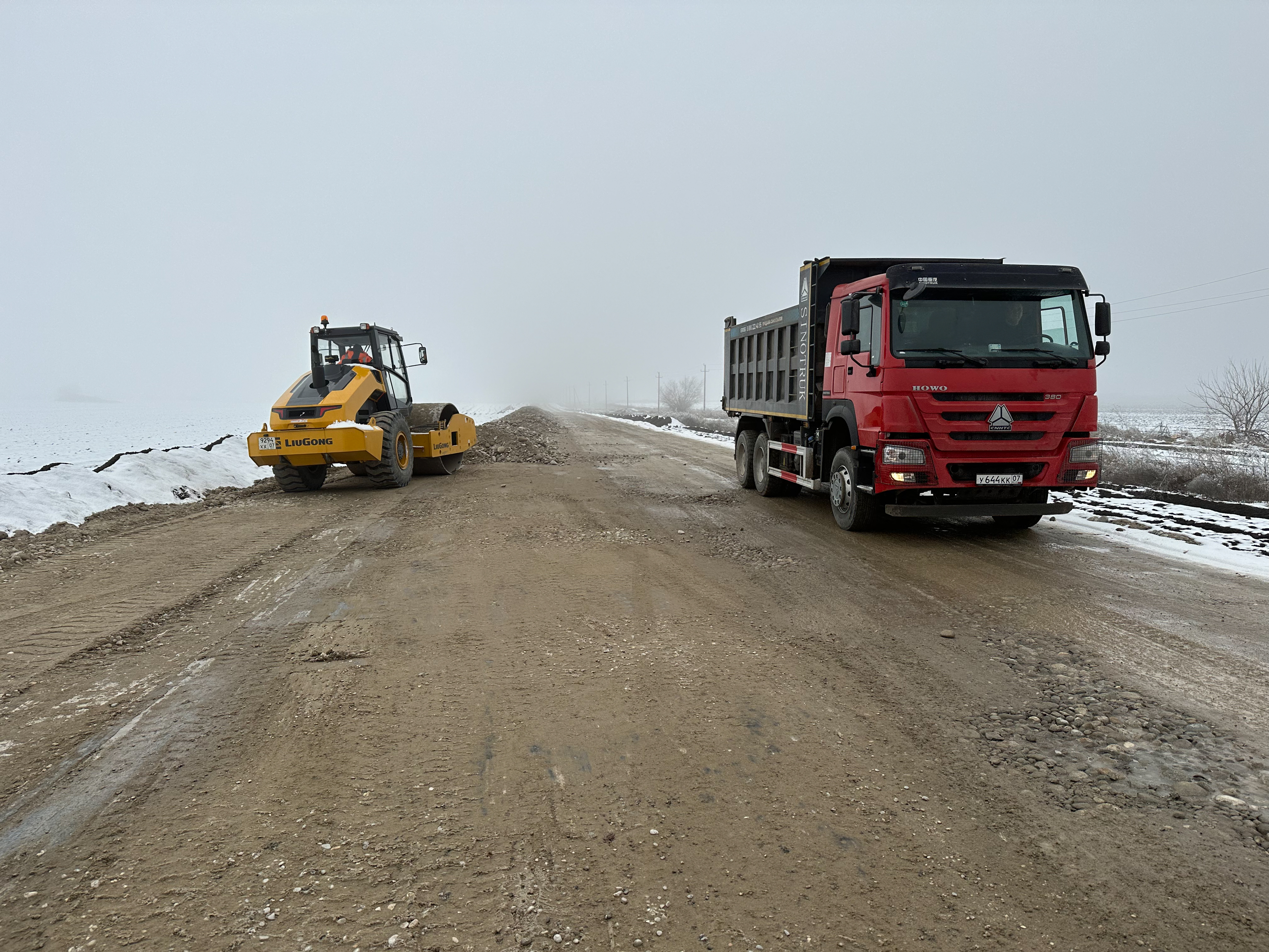 В Нальчике ремонтируют дорогу на улице Мовсисяна