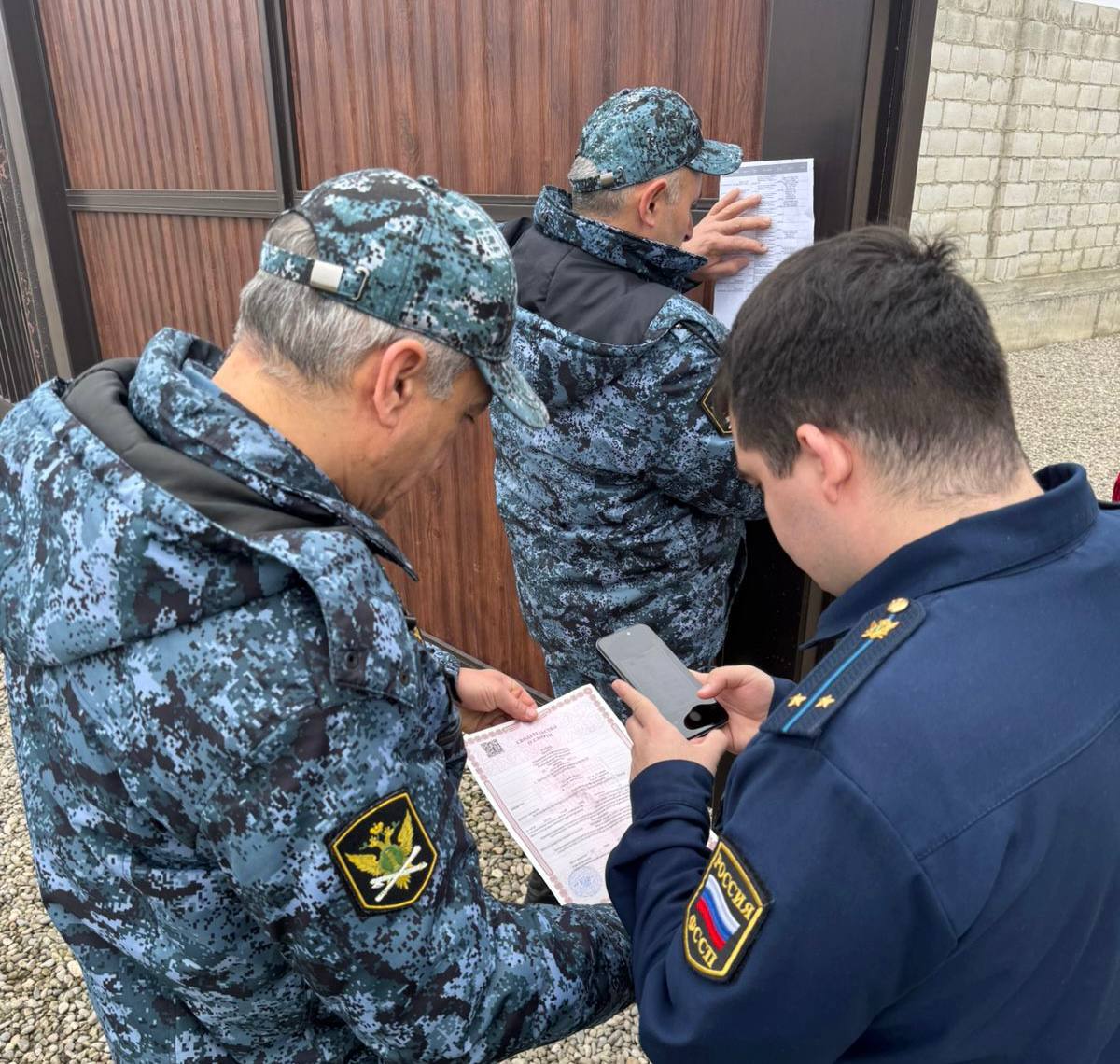 «Газпром межрегионгаз Нальчик» совместно с судебными приставами провел рейды по неплательщикам в Чегемском районе