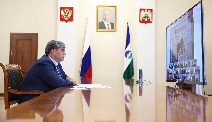 Казбек Коков провел заседание Оперативного штаба по борьбе с распространением коронавируса в КБР