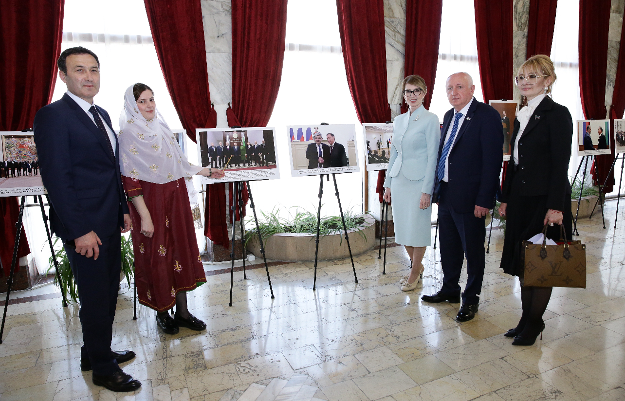 Татьяна Егорова поздравила парламентариев с 30-летием Народного Собрания Республики Дагестан