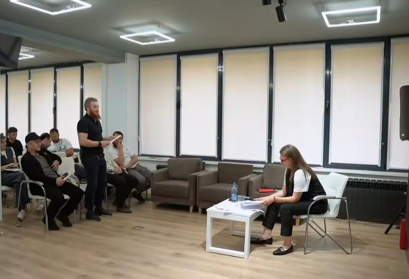 Молодые энтузиасты осваивают азы экскурсионного мастерства  