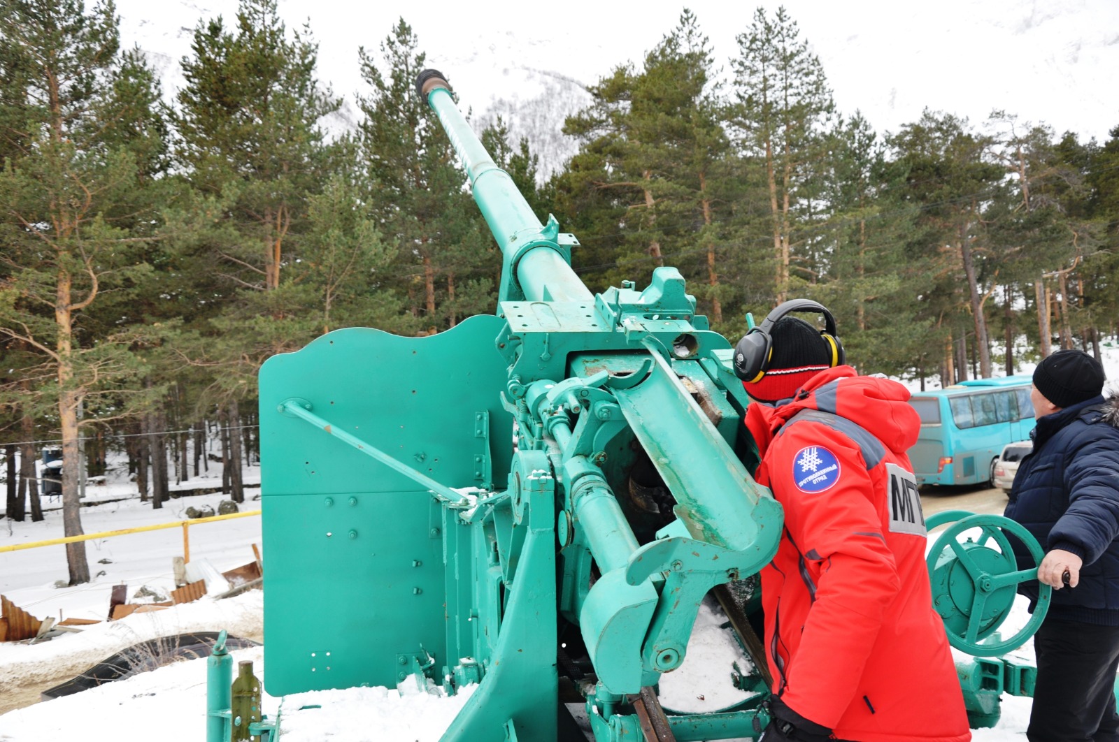 В Приэльбрусье проведено воздействие по 19 лавиноопасным очагам