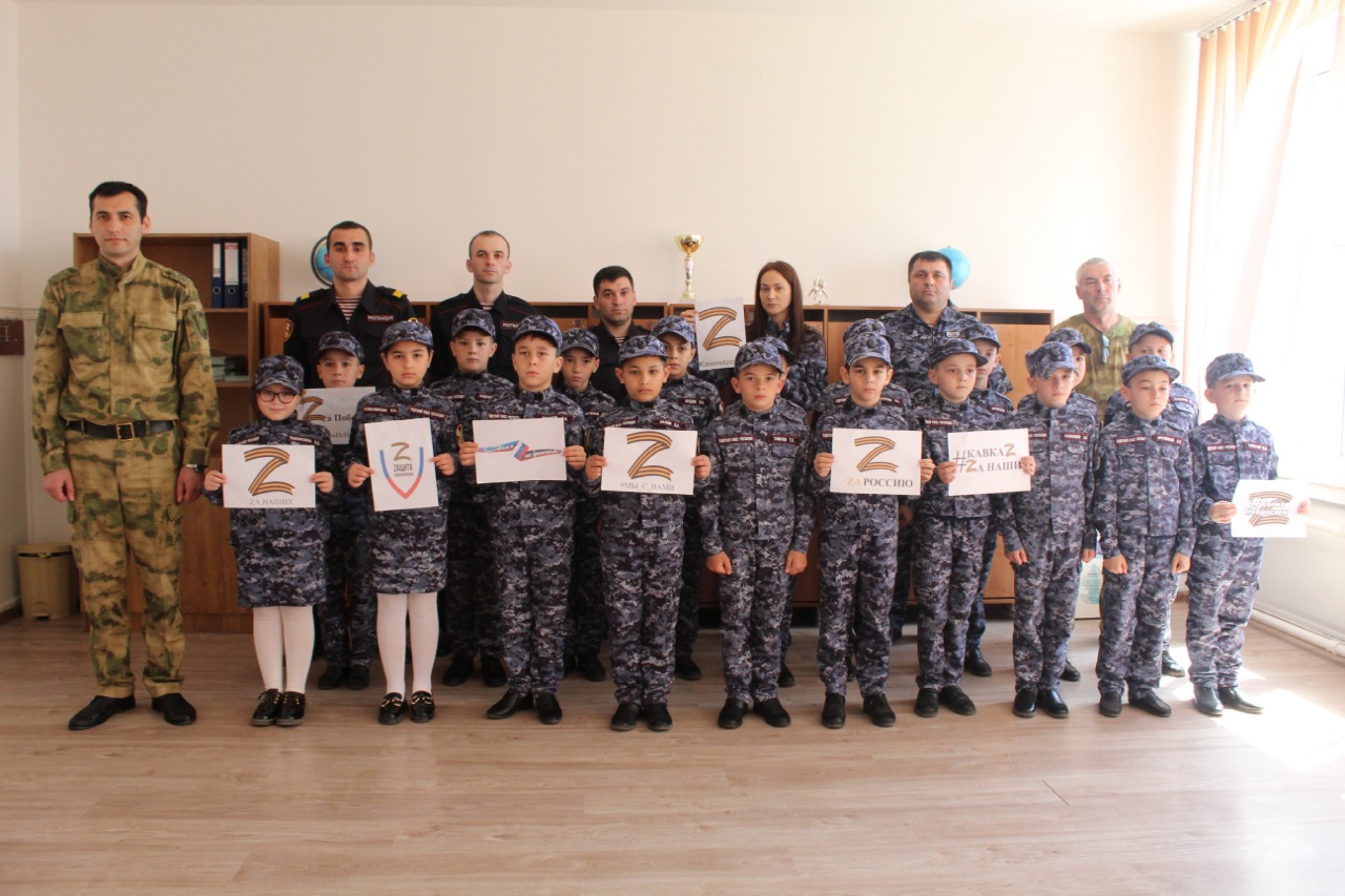Росгвардейцы Кабардино-Балкарии провели Урок мужества для подшефного класса