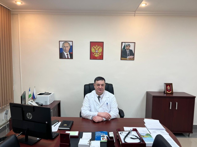 Ахмед Асланов — Заслуженный врач Российской Федерации