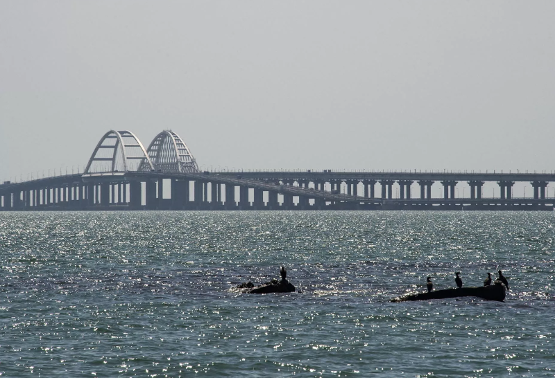 Железнодорожное движение на Крымском мосту полностью открыто
