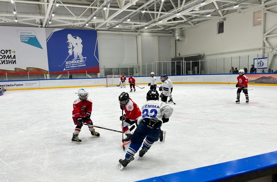 Детский новогодний турнир по хоккею стартовал в Нальчике