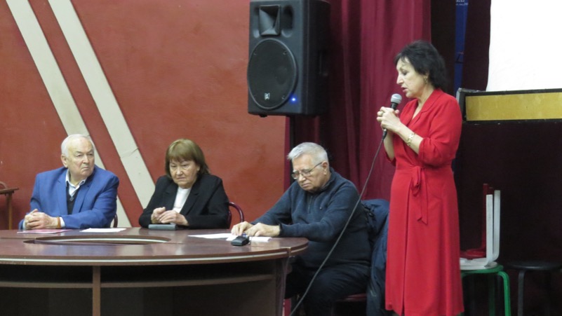 Книгу об актере и журналисте Олеге Гусейнове представили читателям
