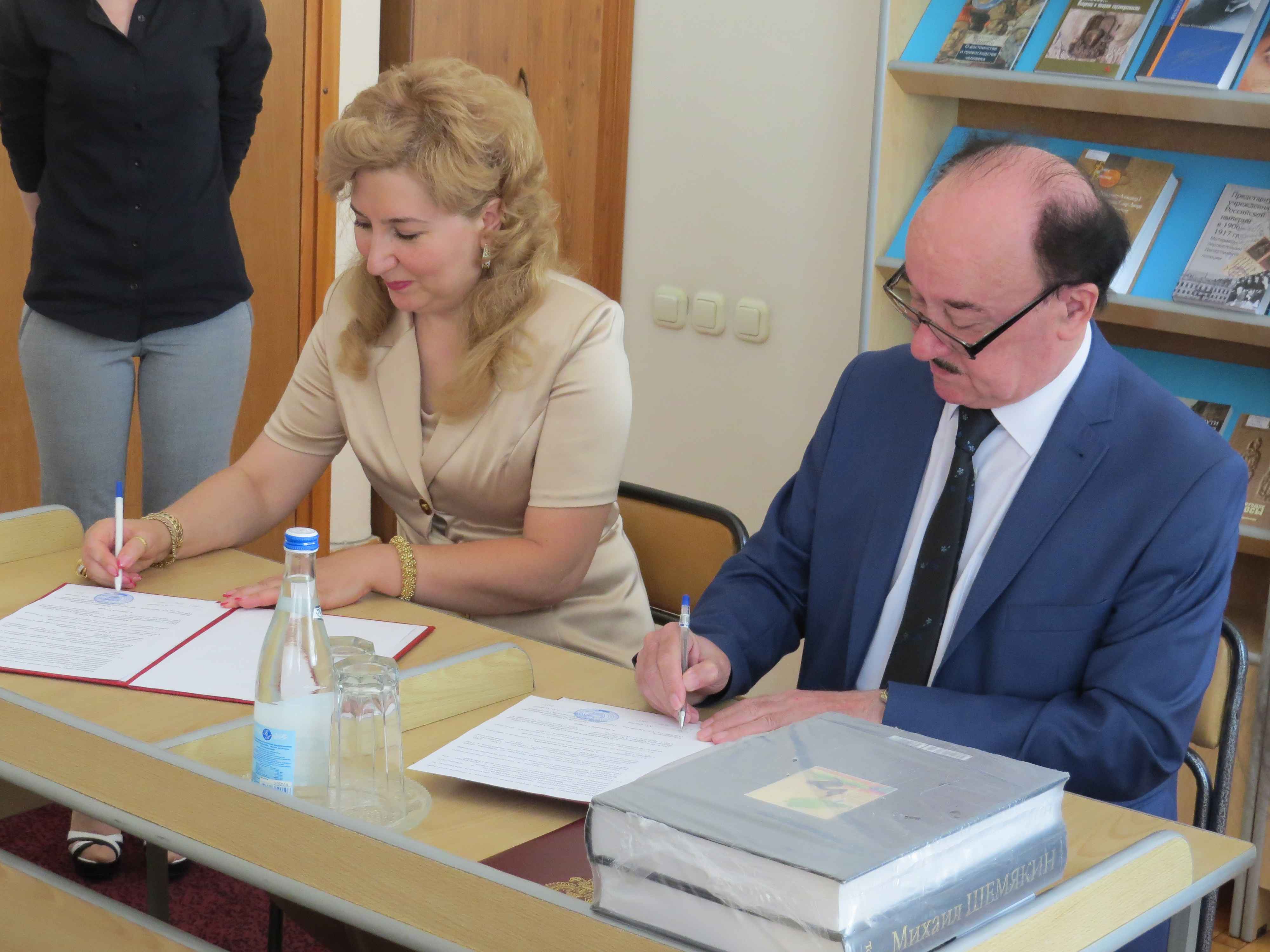 Национальная библиотека КБР подписала соглашение с Управлением юстиции