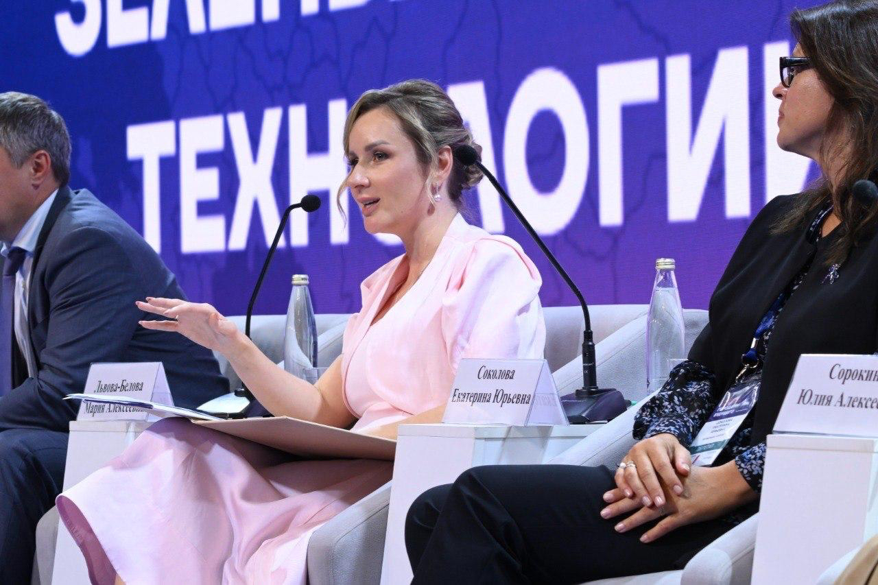 «Семьям рады»: Львова-Белова предложила расширить сертификат Роскачества на парки, скверы и дворы