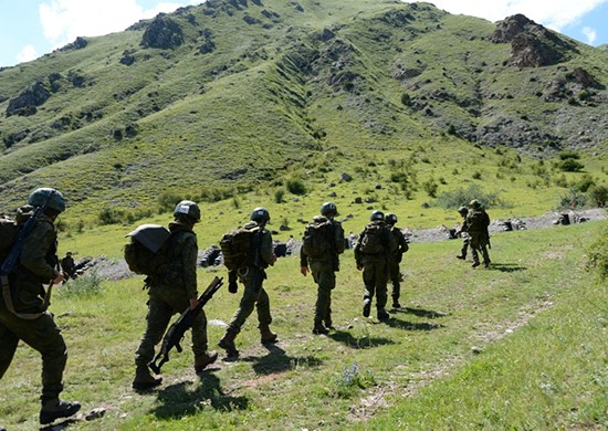 Российские войска в горах