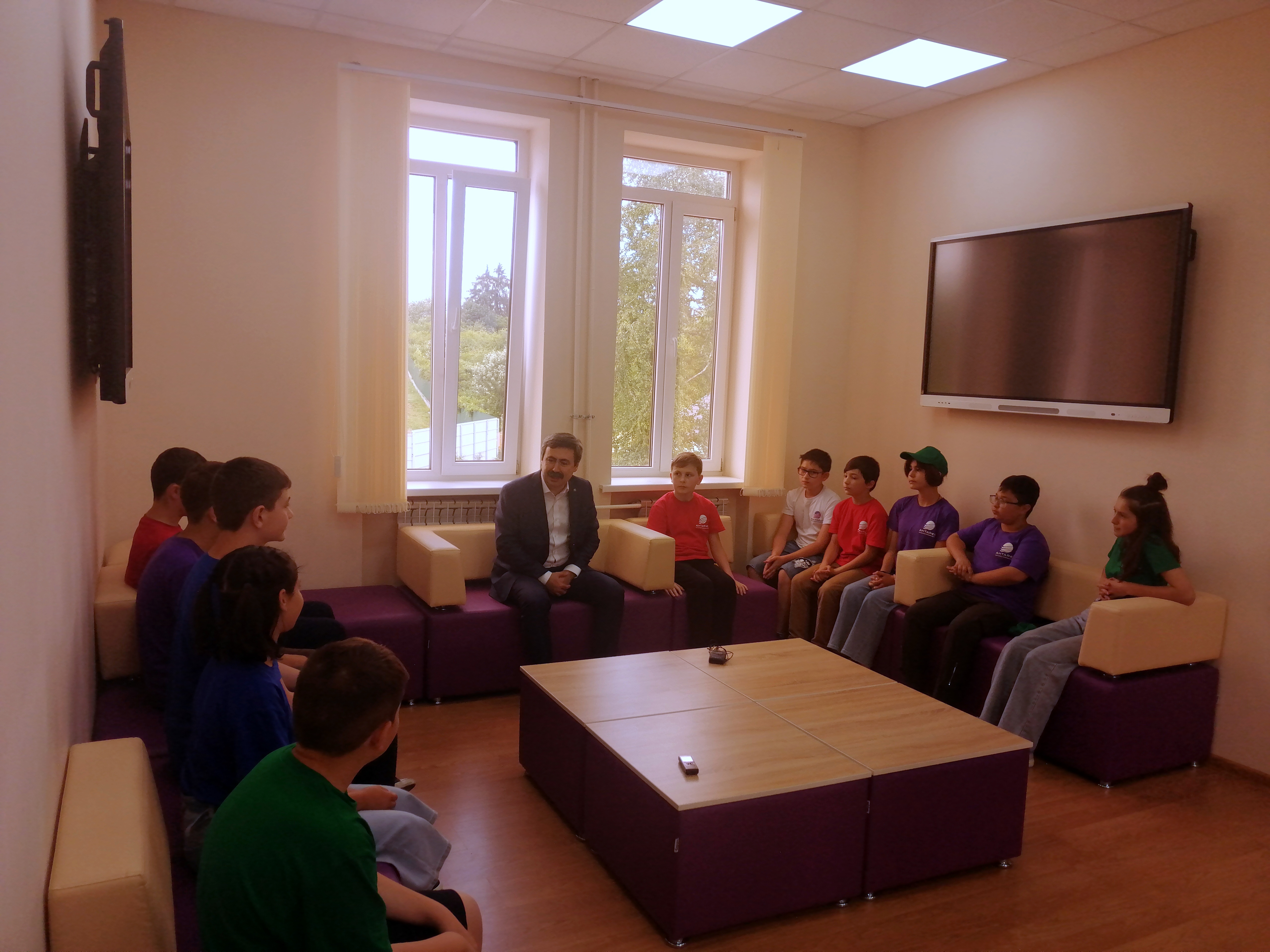 Министр просвещения КБР посетил «Антарес»