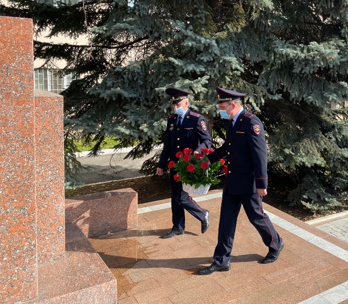 Сотрудники Госавтоинспекции почтили память коллег 