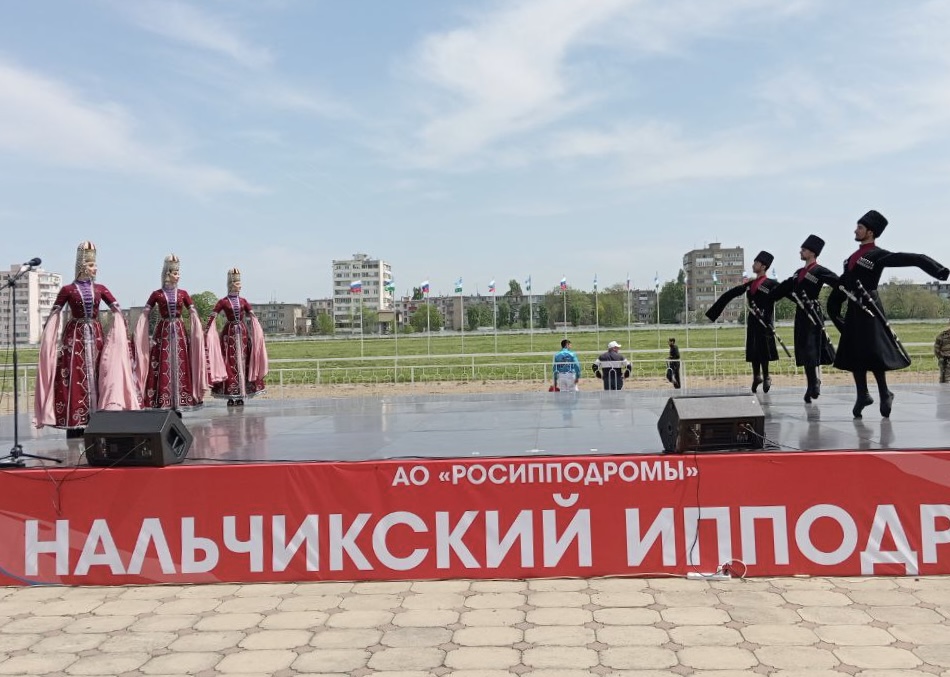 В День весны и труда в Кабардино-Балкарии прошло открытие скакового сезона-2025