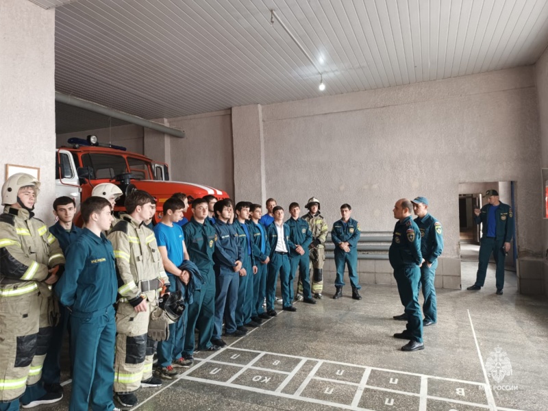 Студенты побывали на экскурсии в пожарно-спасательной части