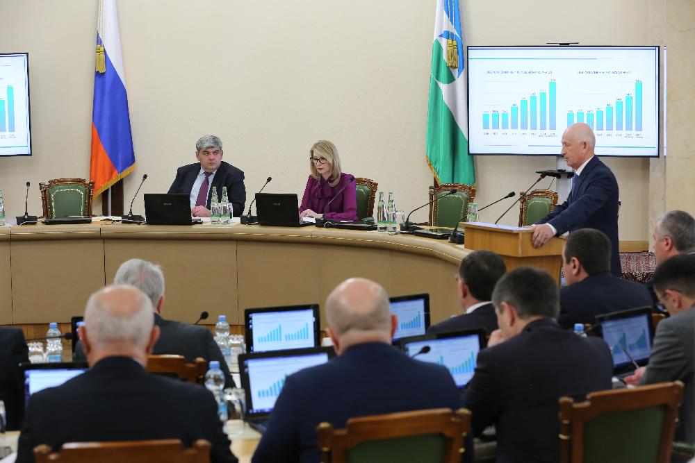 Казбек Коков провел заседание Совета по стратегическому развитию и национальным проектам