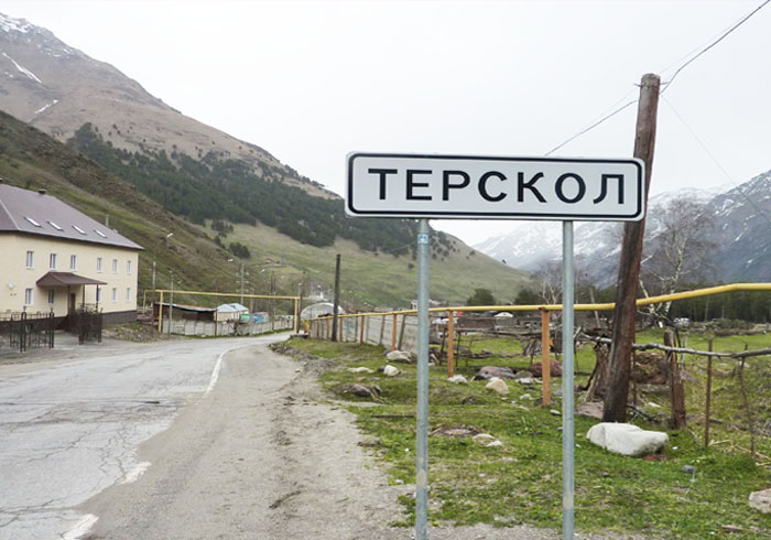 Улицы терскола. Поселок Эльбрус Кабардино-Балкария. Кабардино Балкария поселок Терскол. Эльбрус село Терскол. Поселок Терскол Приэльбрусье.