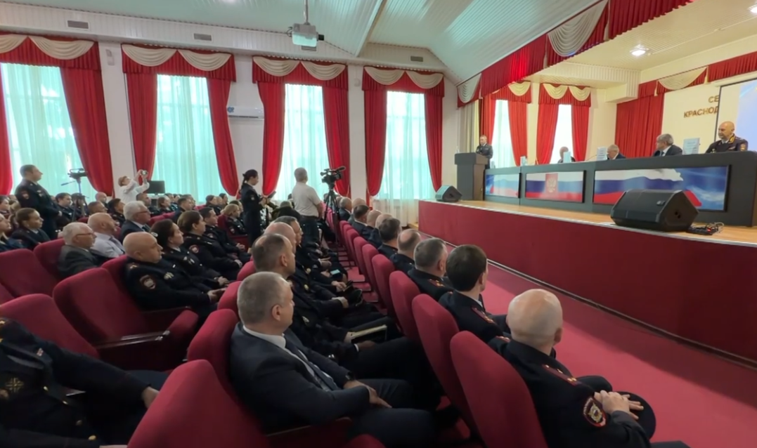 Казбек Коков посетил новый институт МВД