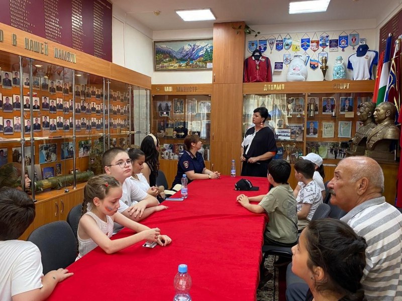 Сотрудники полиции познакомили подростков с историей правоохранительных органов