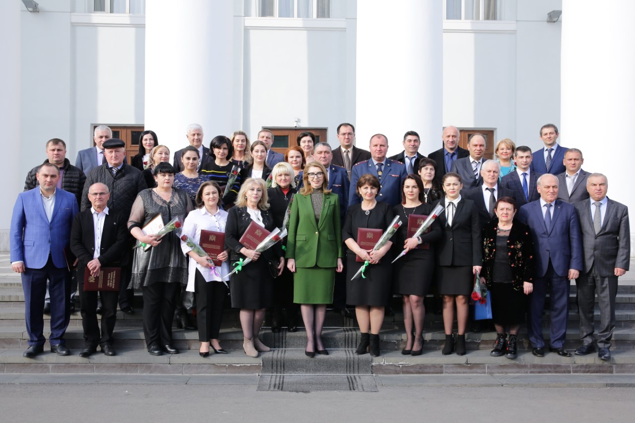 1 кбр. Кибеков парламент КБР. Парламент Кабардино-Балкарской Республики, Нальчик. Парламент КБР официальный сайт. Парламент КБР Муратханов.