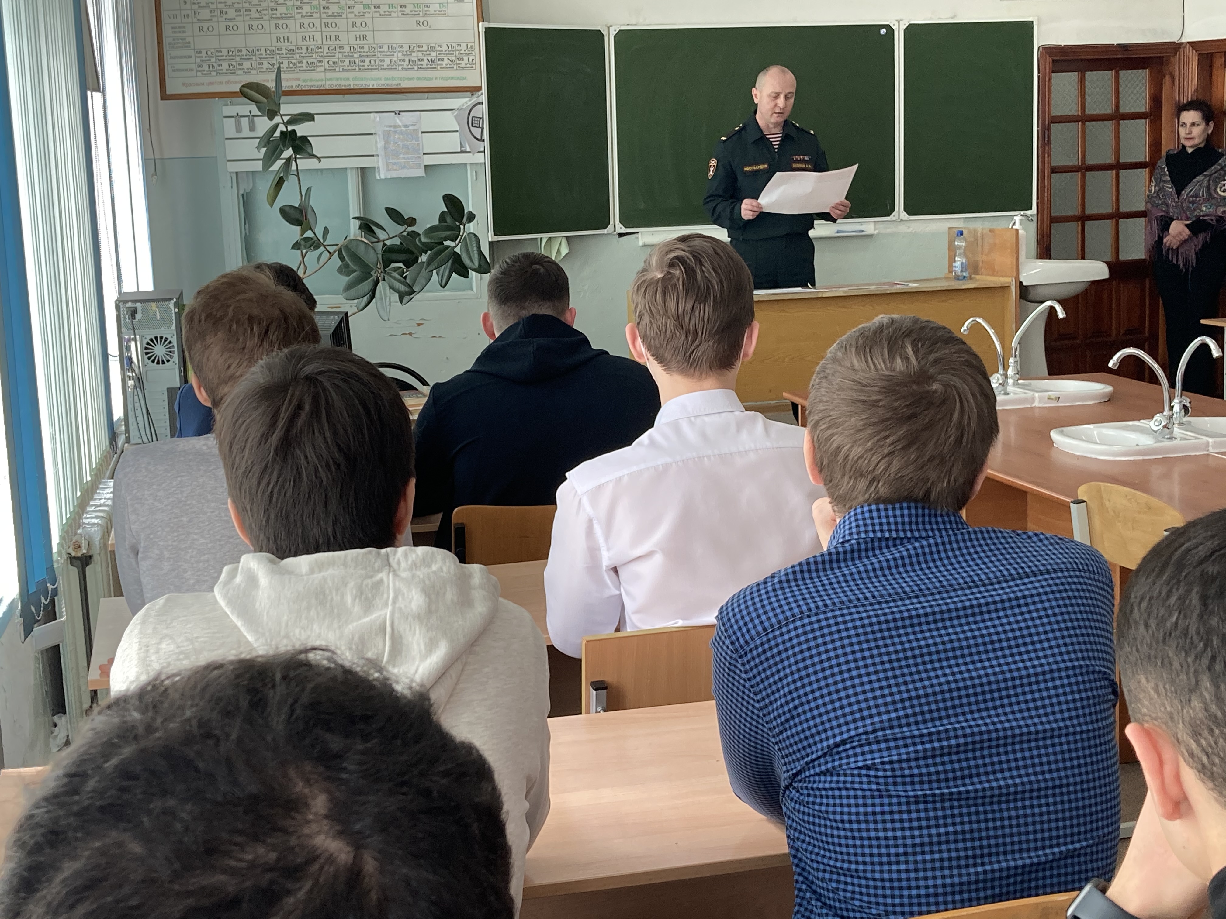 Выпускников школ ознакомили с требованиями для поступления в вузы Росгвардии