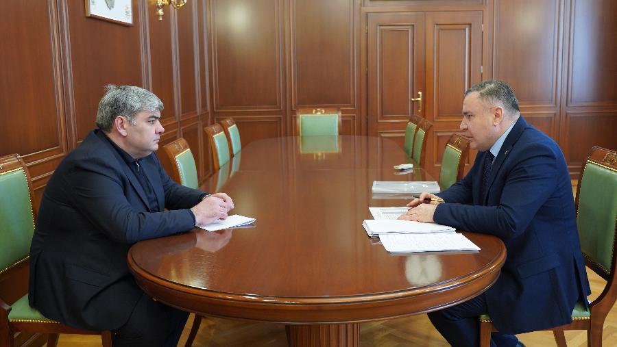 Глава КБР Казбек Коков встретился с министром земельных и имущественных отношений КБР 