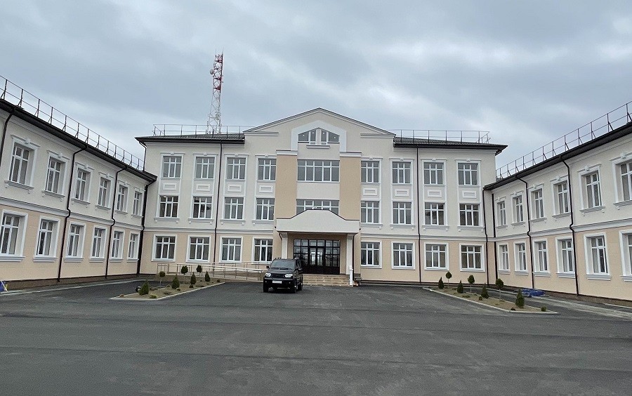 Глава КБР Казбек Коков проверил готовность новой школы в станице Солдатской