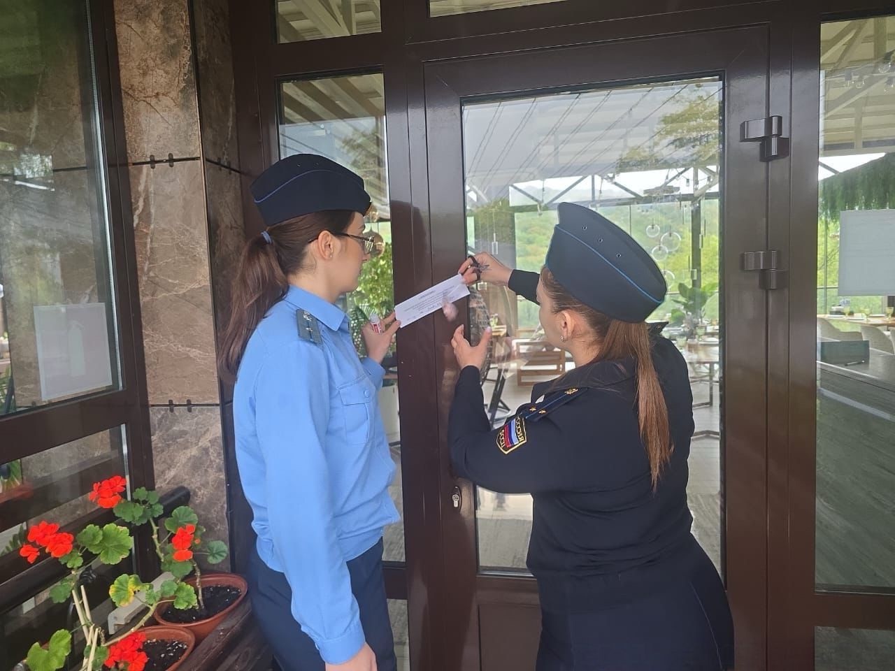 Судебные приставы приостановили деятельность популярного кафе в Нальчике  