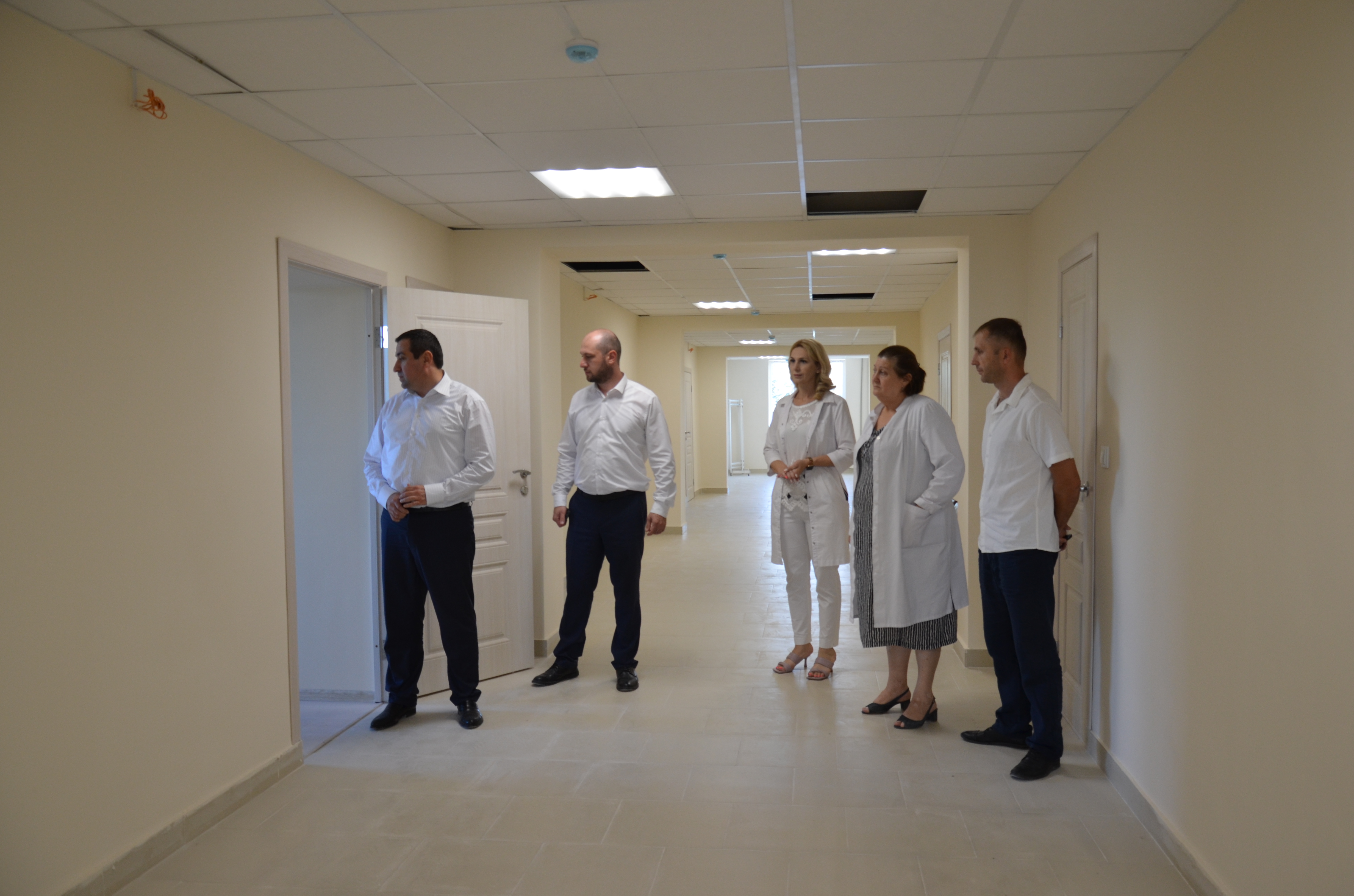 Министр здравоохранения посетил районную поликлинику в Залукокоаже