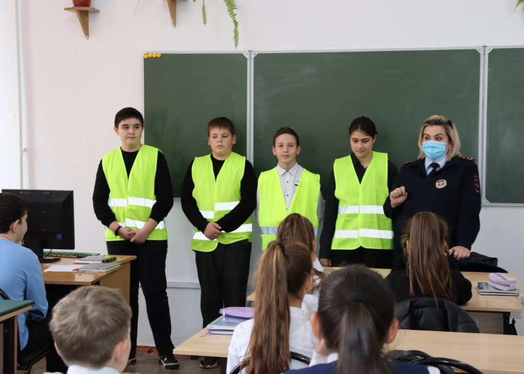 Полицейские Кабардино-Балкарии рассказали школьникам о правилах безопасности в зимний период