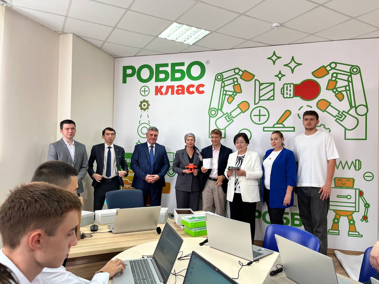 В «Солнечном городе» открылся инженерный РОББО класс