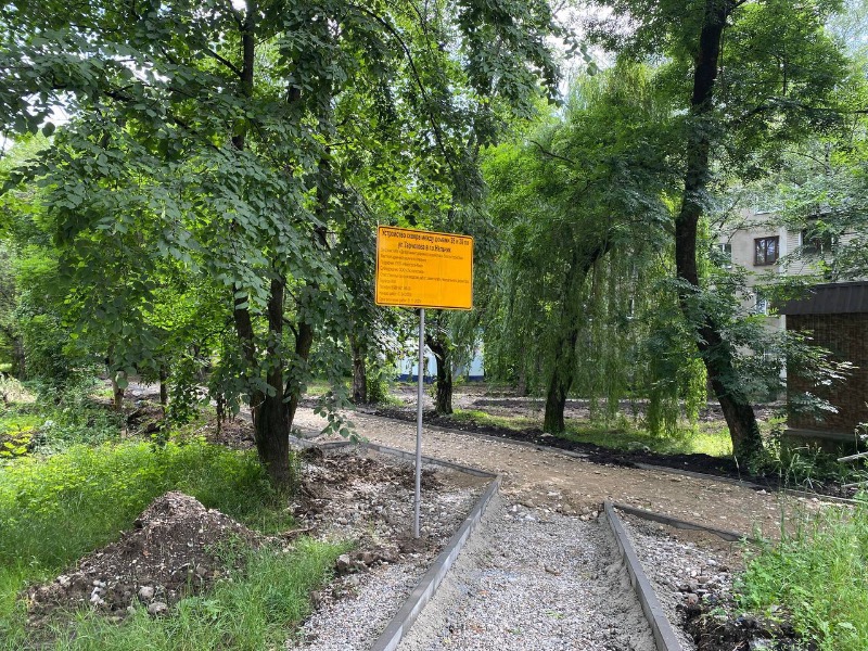 В Нальчике благоустраивают аллею на улице Тарчокова