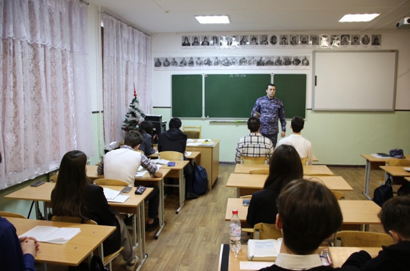 Школьникам Кабардино-Балкарии рассказали о поступлении в вузы Росгвардии