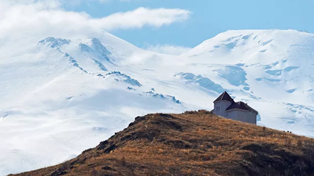 На Эльбрусе скончался гид группы альпинистов из Пятигорска