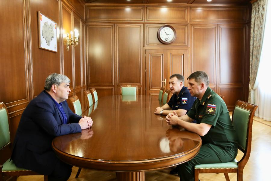 Казбек Коков передал 58-й армии технические средства на 17 миллионов рублей