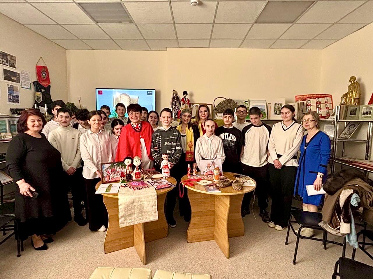 Национальный культурный центр «Нарспи» в гостях у старшеклассников