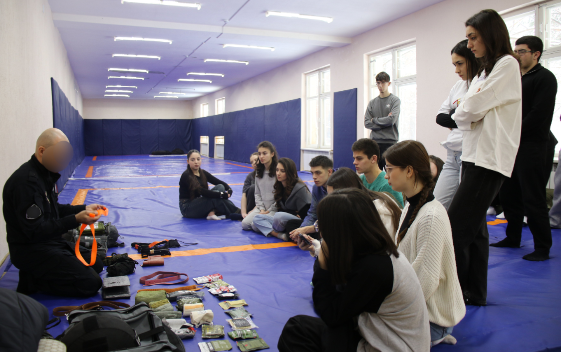 Росгвардейцы провели мероприятие для участников спортивно-патриотического лагеря «Эльбрус»  