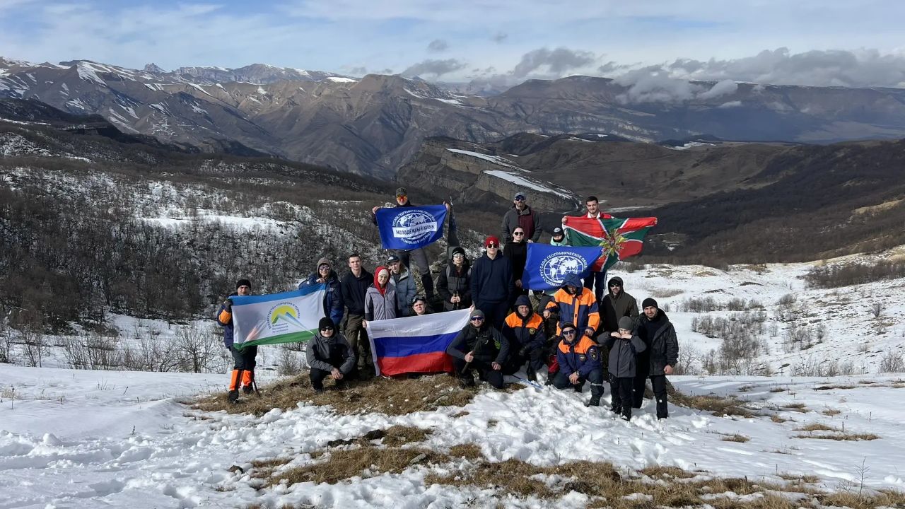 Памятная доска на перевале Шаухуна