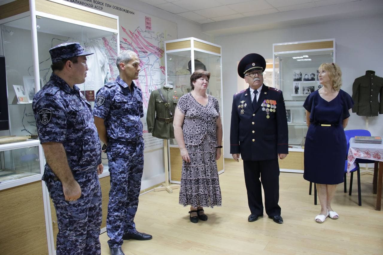 В Кабардино-Балкарии росгвардейцы посетили историко-краеведческий музей 