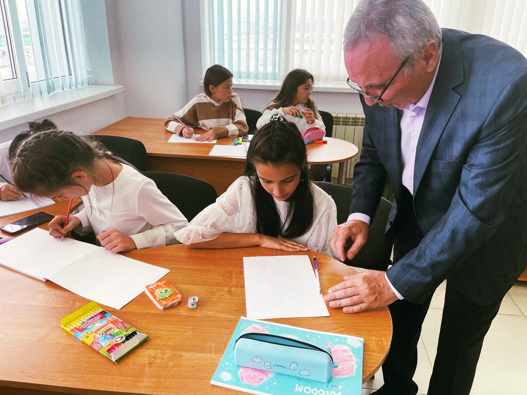 Баксанский художник встретился с детьми