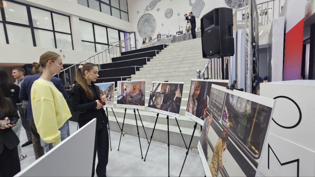 В Нальчике открылась выставка «Хроники террора украинского неонацистского режима»