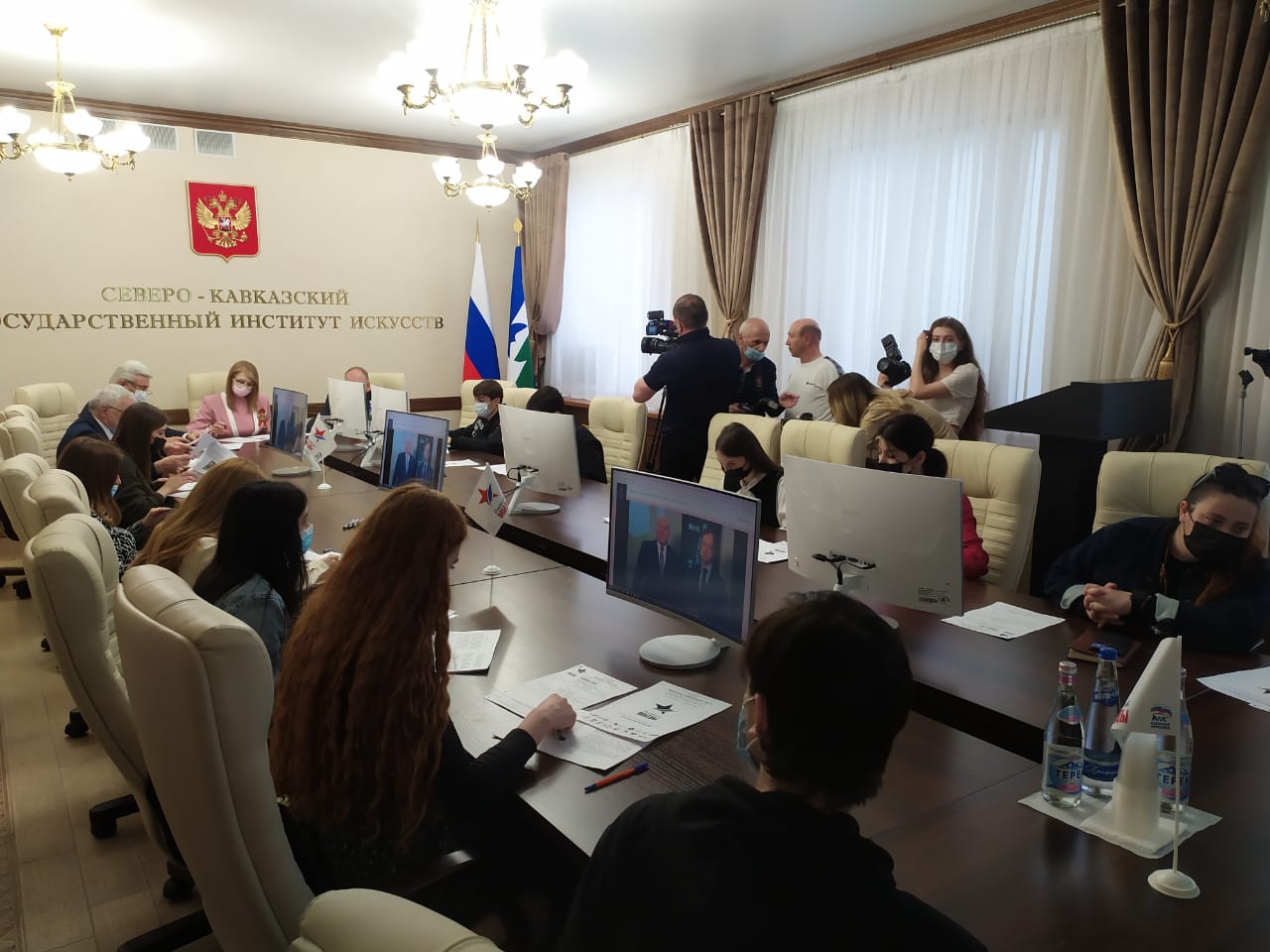 В Институте искусств написали "Диктант Победы"