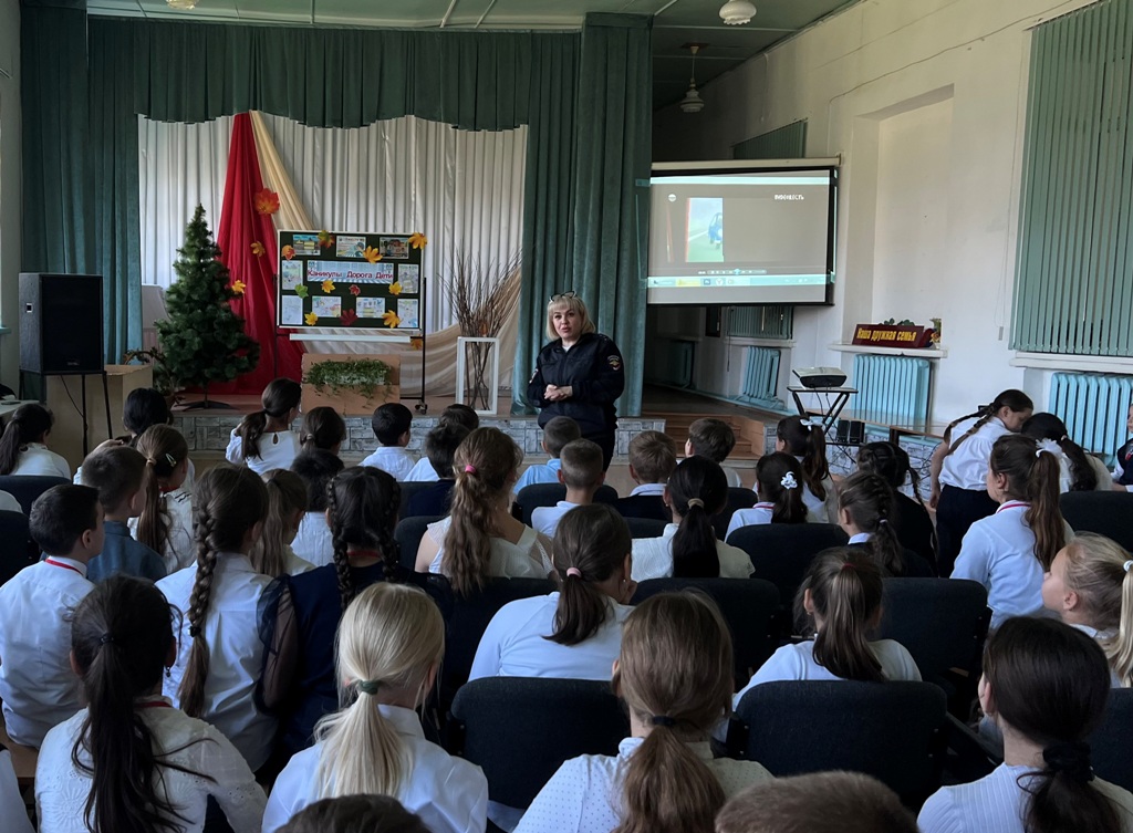 Школьники Кабардино-Балкарии стали участниками акции «Знай и соблюдай!»