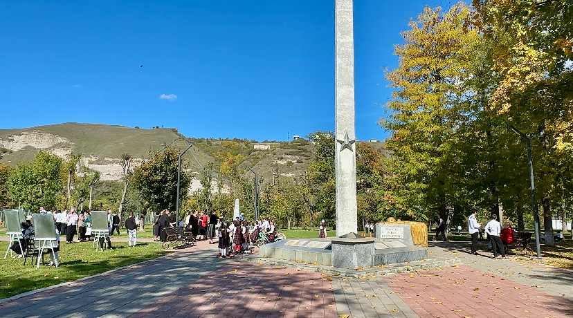 В Атажукино открылся обновленный сквер