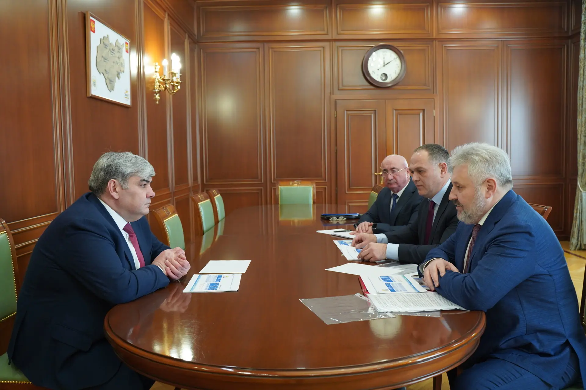 Казбек Коков встретился с руководителями кадастровой службы