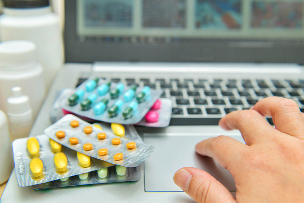 Правительство РФ внесло законопроект об онлайн-продаже рецептурных лекарств