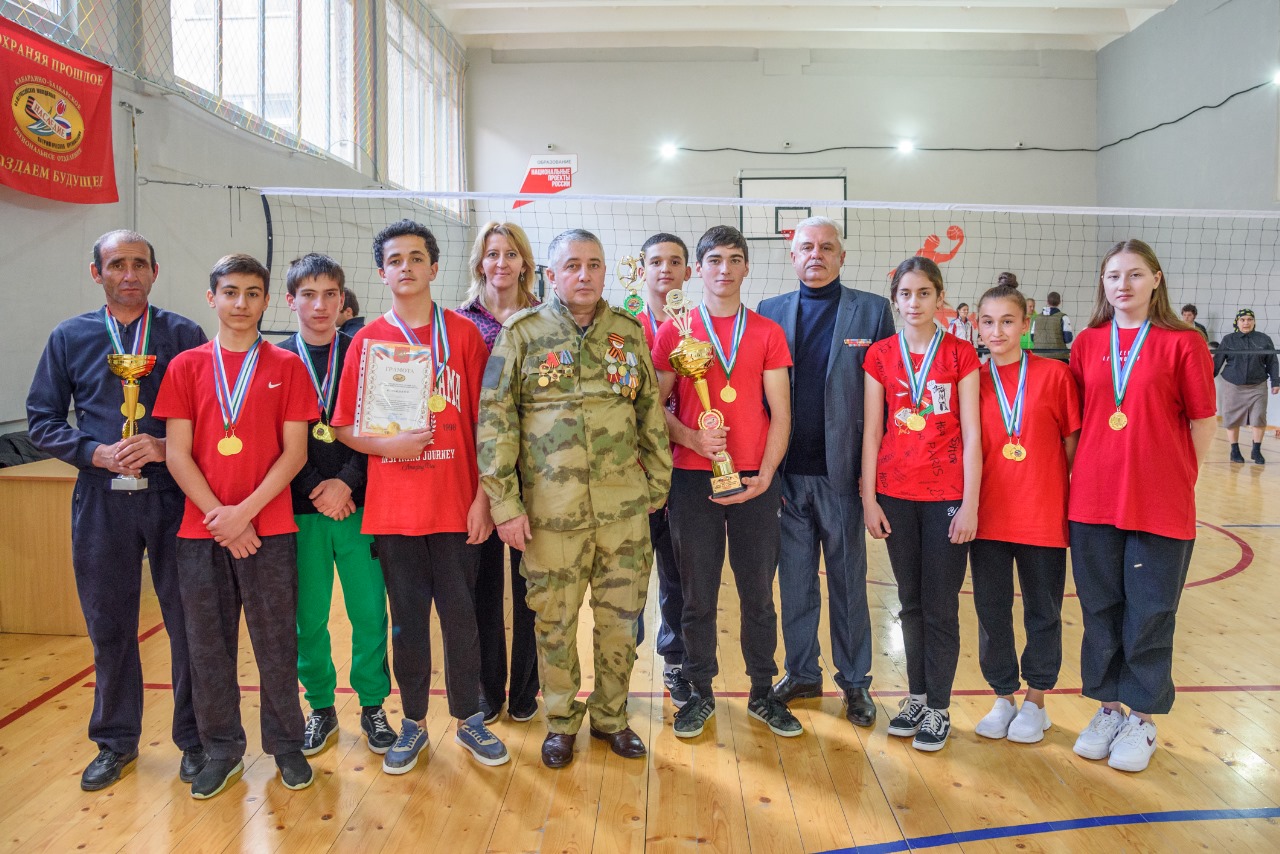 В Тырныаузе прошел турнир по волейболу памяти героев-интернационалистов