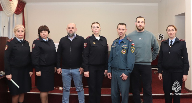 В Кабардино-Балкарии представители экстренных служб провели краш-курс с полицейскими