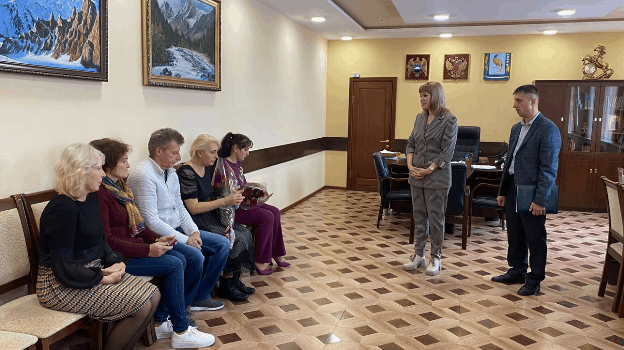 В Майском районе передали государственные награды семьям погибших героев