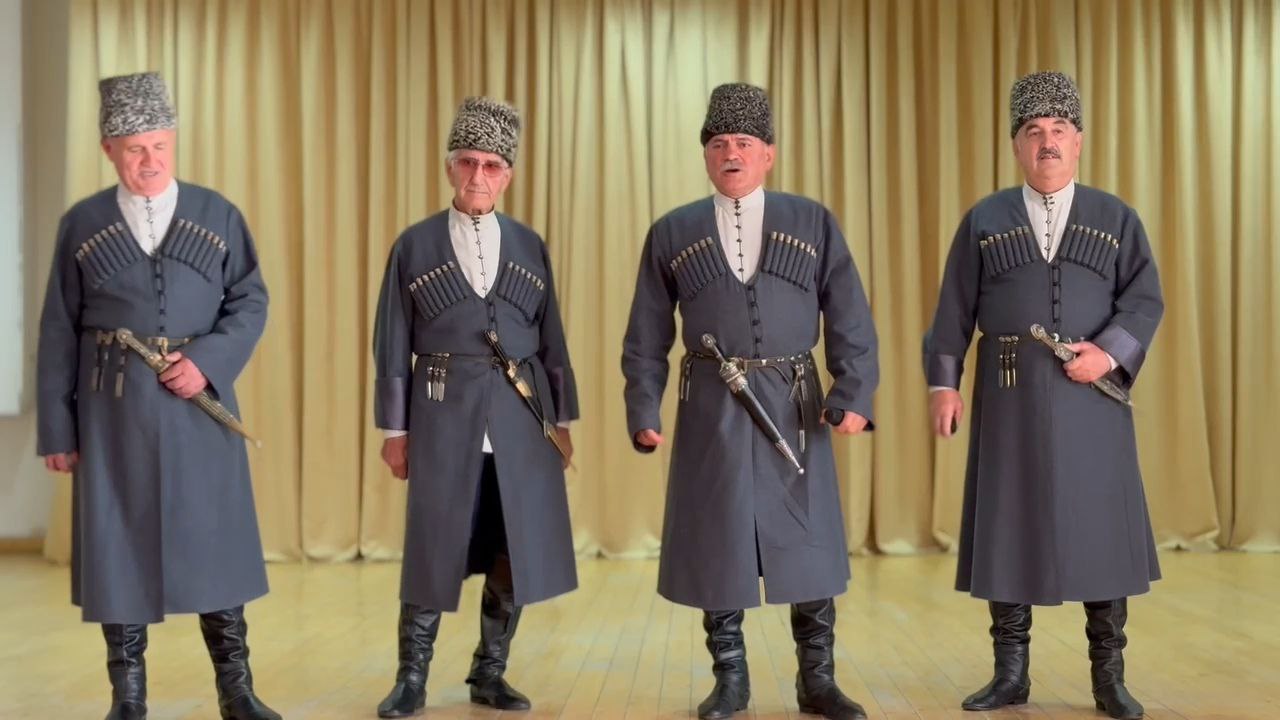 День адыгского костюма