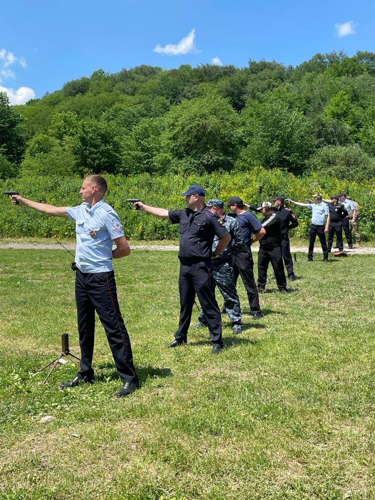 В Звездном прошло первенство по стрельбе из боевого оружия